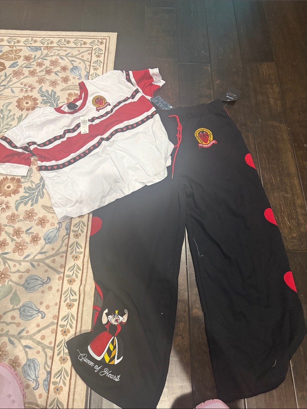 NWT Box lunch Queen of Hearts Two-Piece Set — White & Black with Red Accents